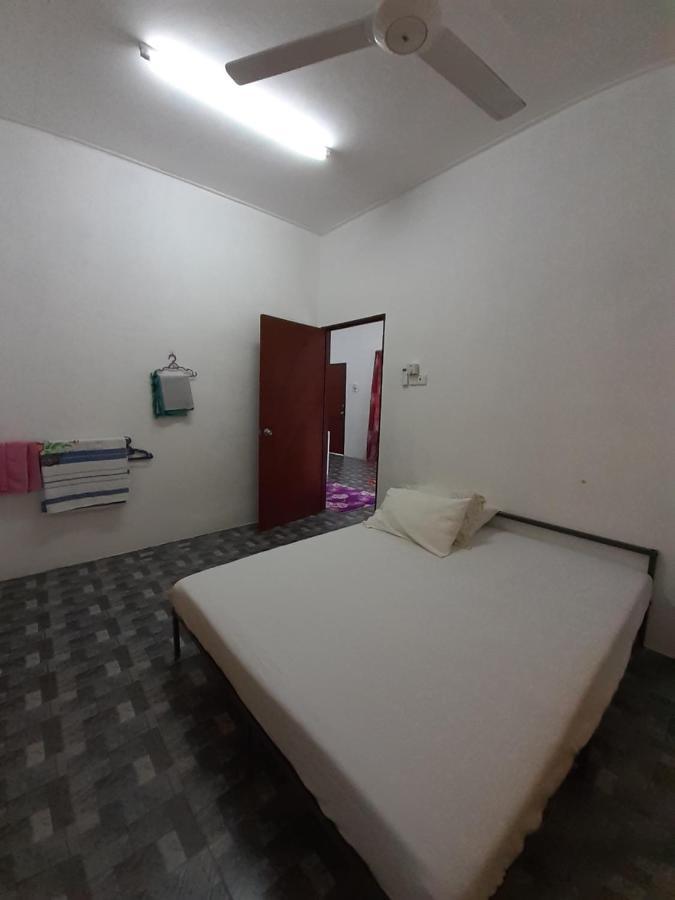 Homestay Idaman B B With 2 Room Aircond 2 Quen Bed And Not Sharing Room -Privacy Kuala Terengganu Exterior foto