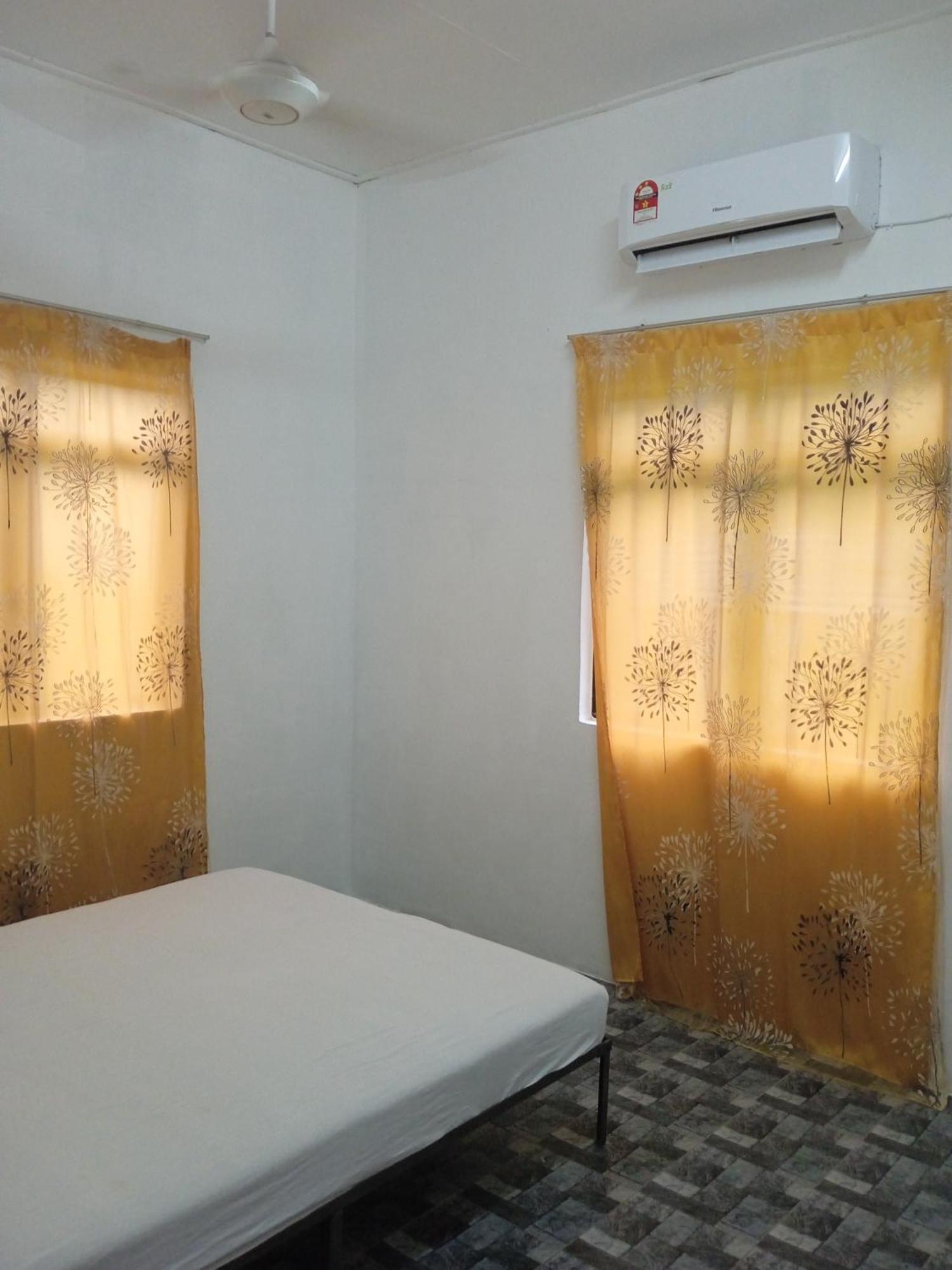 Homestay Idaman B B With 2 Room Aircond 2 Quen Bed And Not Sharing Room -Privacy Kuala Terengganu Exterior foto
