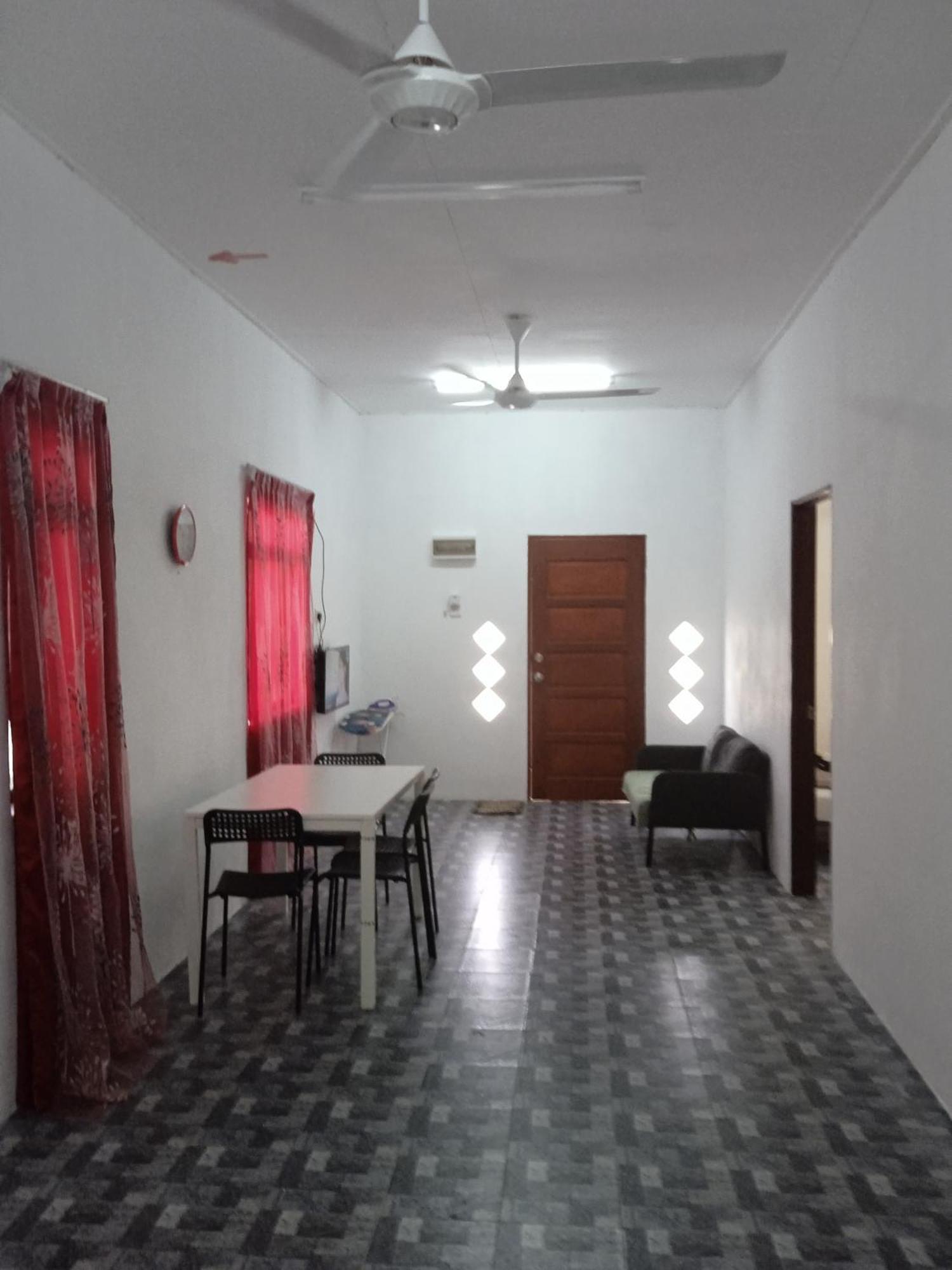 Homestay Idaman B B With 2 Room Aircond 2 Quen Bed And Not Sharing Room -Privacy Kuala Terengganu Exterior foto